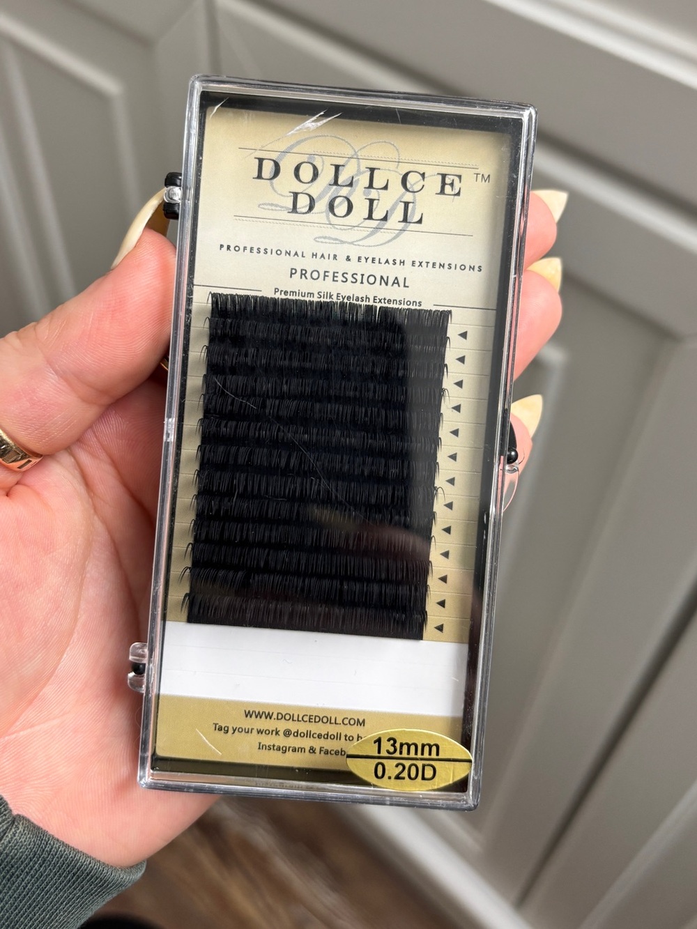 Dollce Doll Professional Eyelash Extensions Premium Silk .20 D 13mm